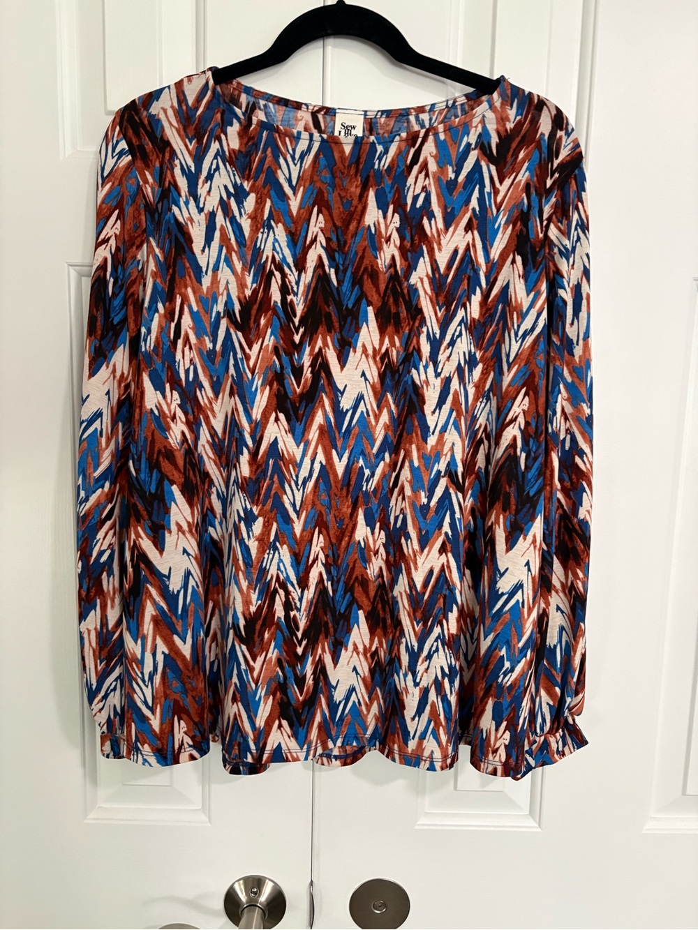 Sew in love Abstract Brushstroke Print open long sleeve blouse. Sz L